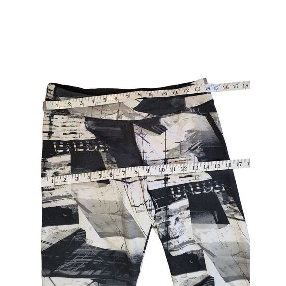 Adidas Leggings Women‎ Sz M Climalite Graphic Print Crop Black White Athleisure - Picture 3 of 6